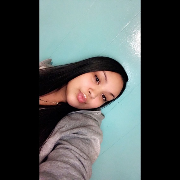 Meet your Posher, Claritza - Picture 1 of 1